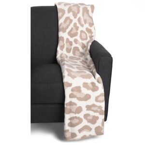 Brooks Brothers 55 x 73 Leopard Print Oversized Throw